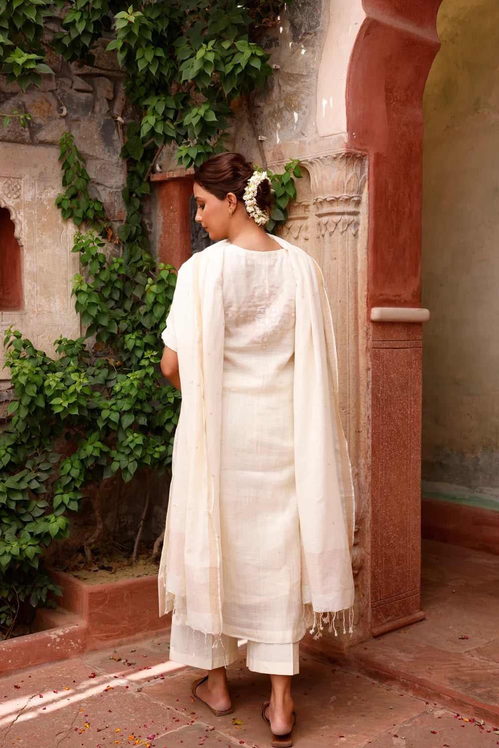 Close Up of Zari Weave Motifs on Off White Handloom Jamdani Kurta