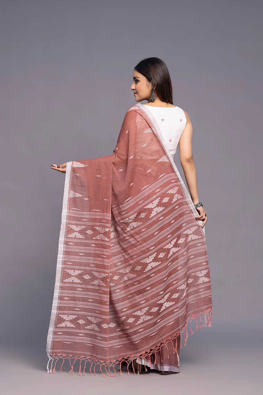 Elegant Coral Pink Soft Cotton Jamdani Saree for Festive Wear