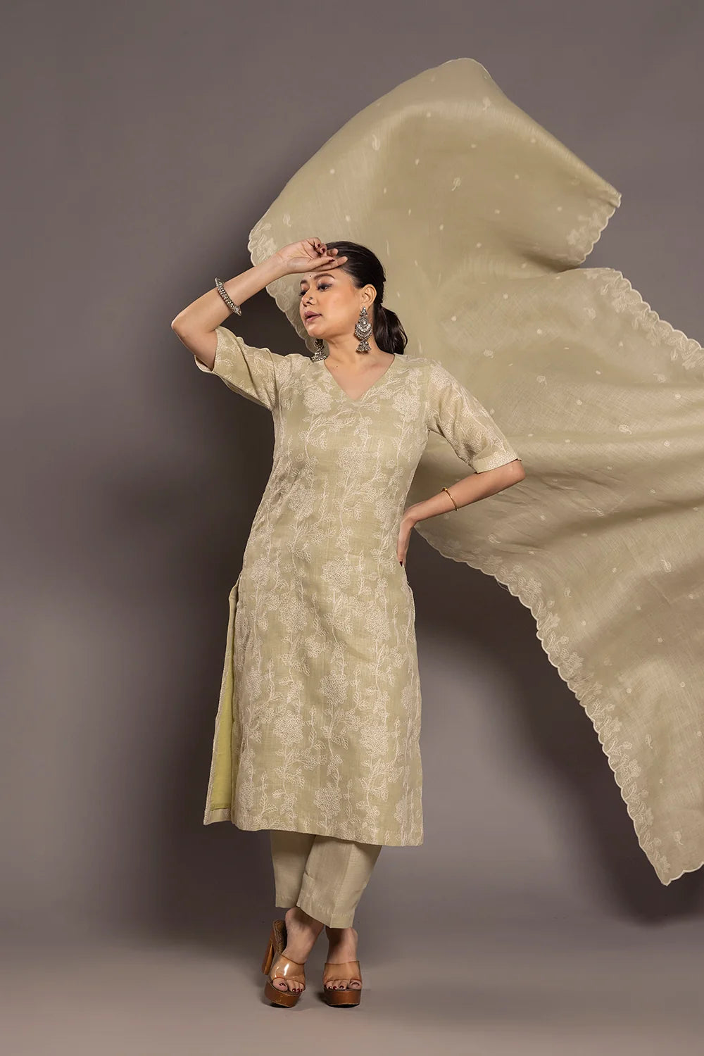 Elegant Green Linen Embroidered Kurta Set with Dupatta for Festive Wear