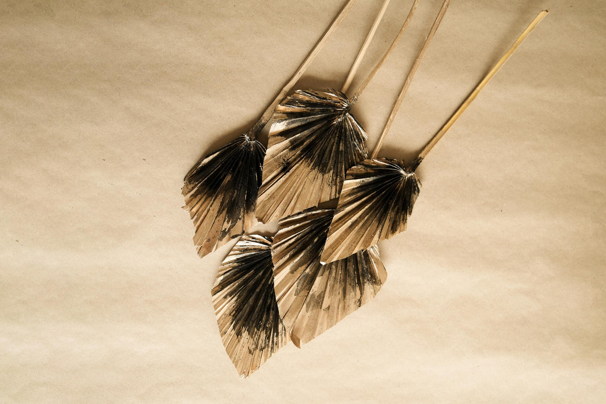 Golden Black Palm Leaves Dried Decor in Decorative Vase