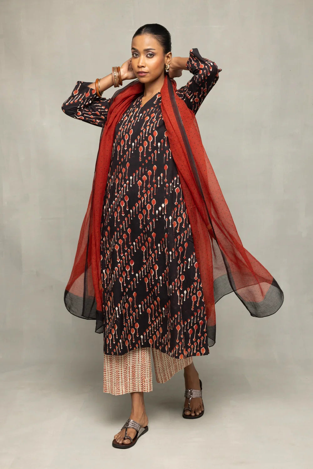 Ebony & Crimson Bagru Hand-Block Print Kurta set-Sutra Art of Clothing