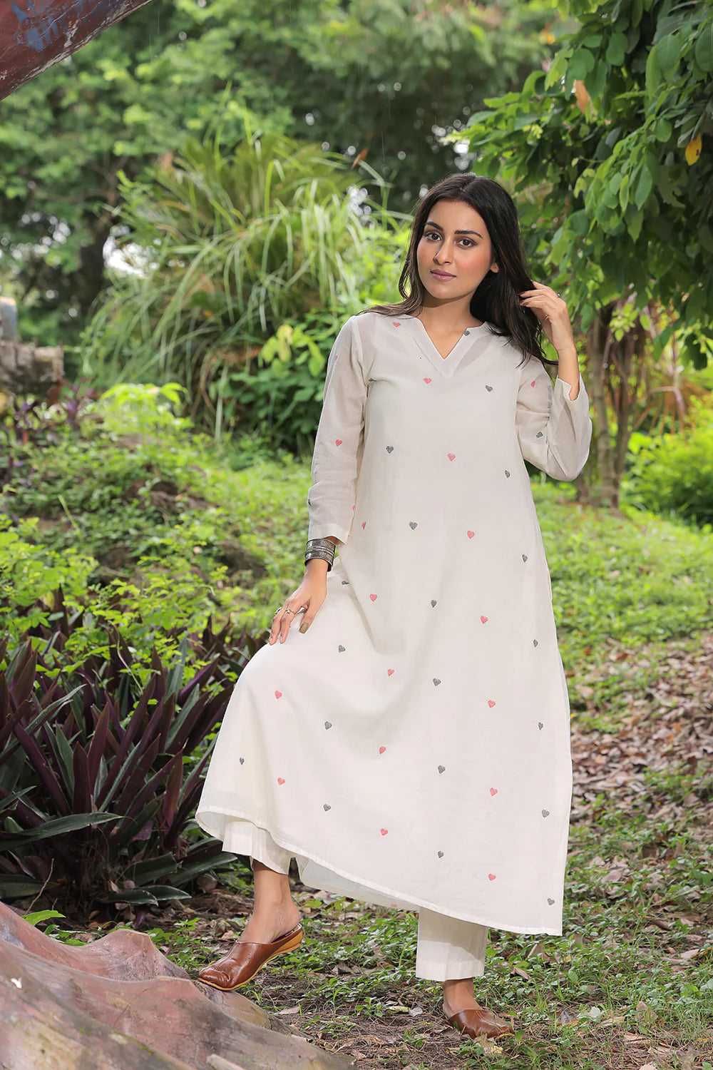 Handcrafted Off White Pure Cotton Heart Motif Jamdani Kurta Set for Casual Wear