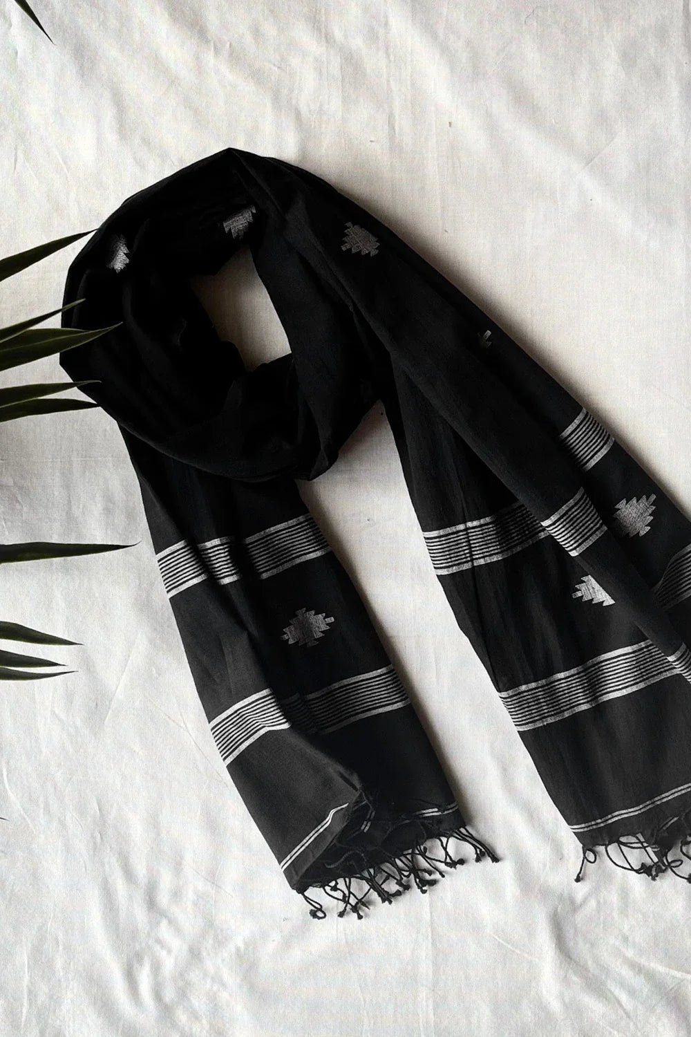 Handloom Noir Taipchi Yantra Jamdani Dupatta with Traditional Weaving