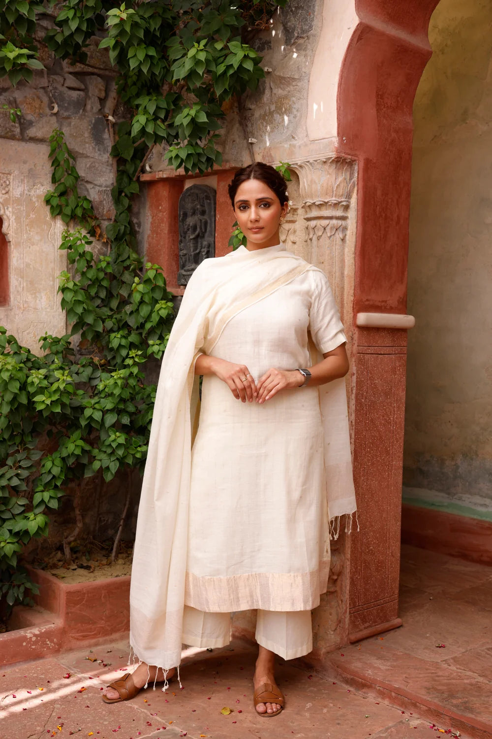 Handloom Off White Jamdani Zari Kurta Set with Dupatta