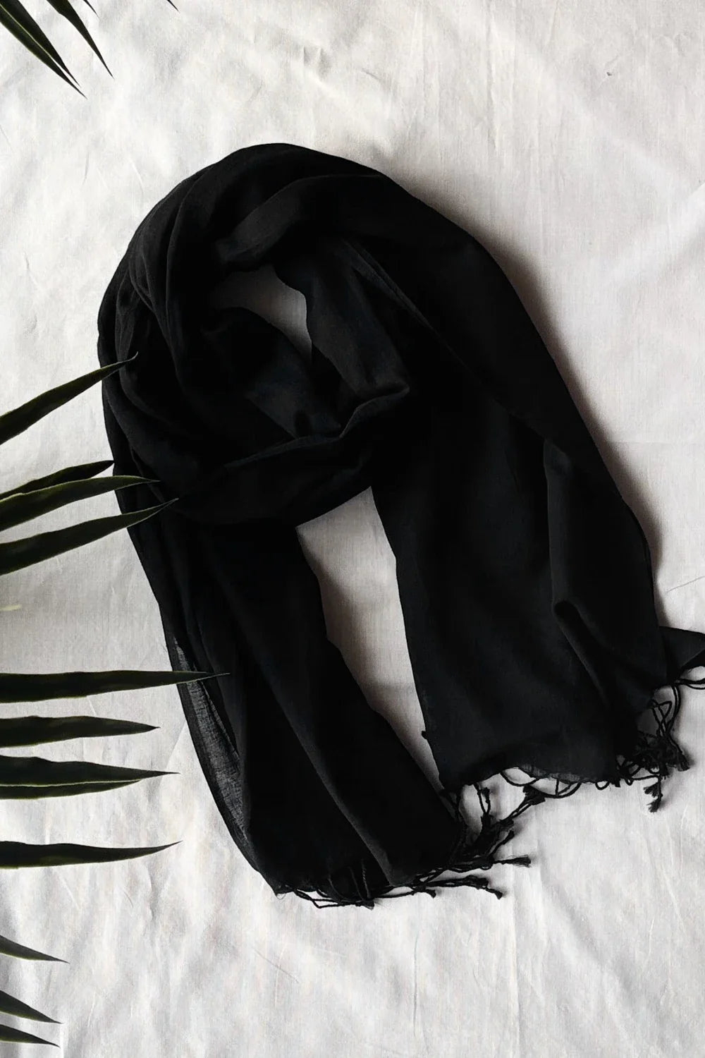 Handloom Plain Black Dupatta-Sutra Art of Clothing