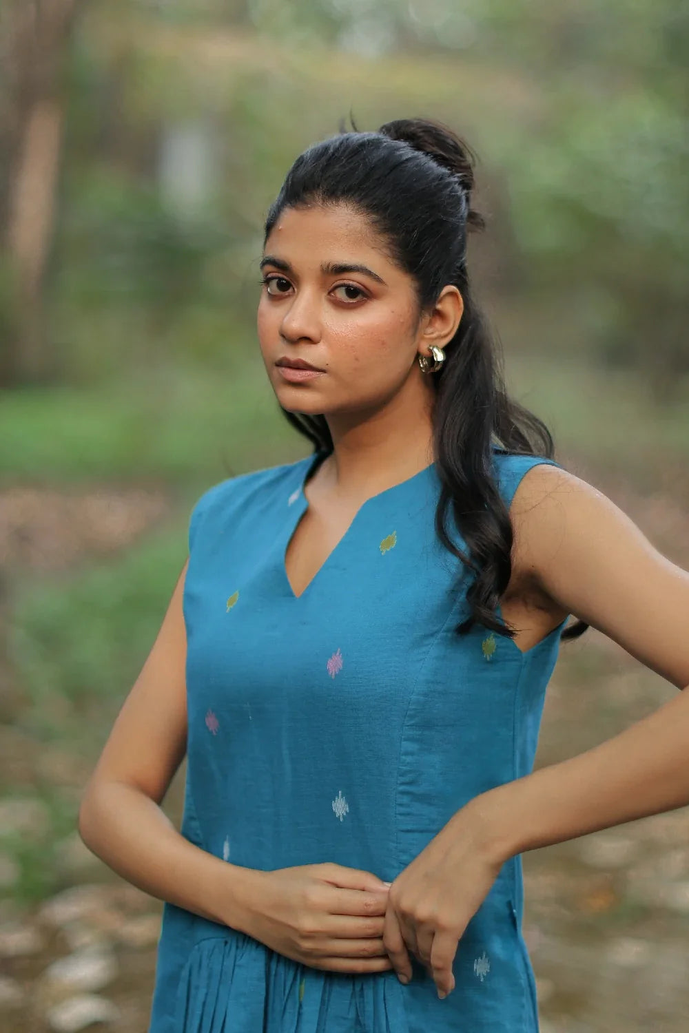 Handwoven Fern Green Jamdani Dress with Traditional Motifs