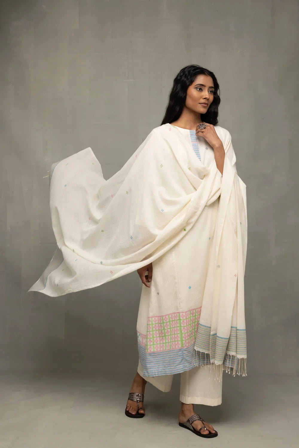 Handwoven Ivory Jamdani Kurta Set with Striped Dupatta and Traditional Motifs