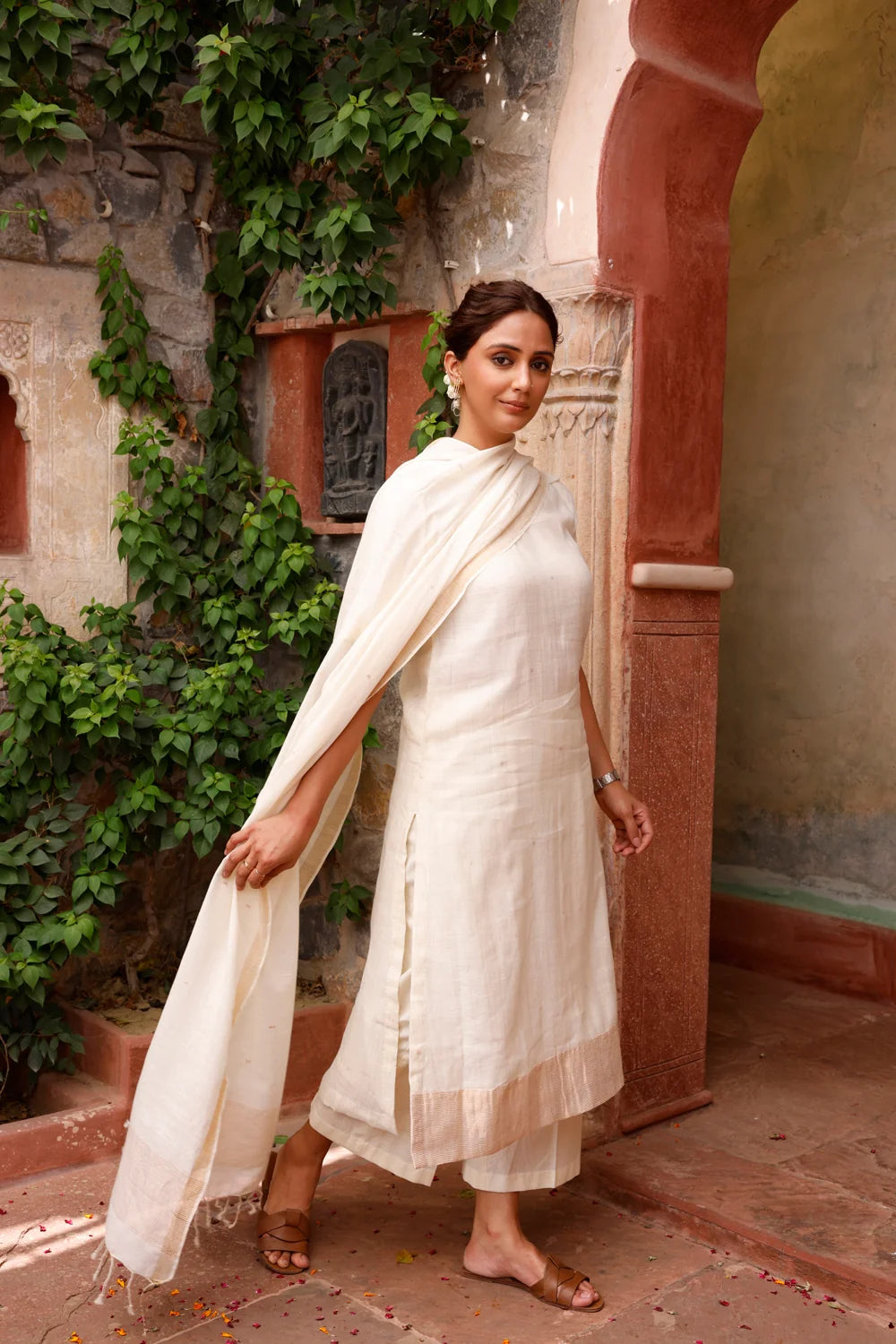 Handwoven Off White Jamdani Zari Kurta Set with Traditional Motifs and Dupatta