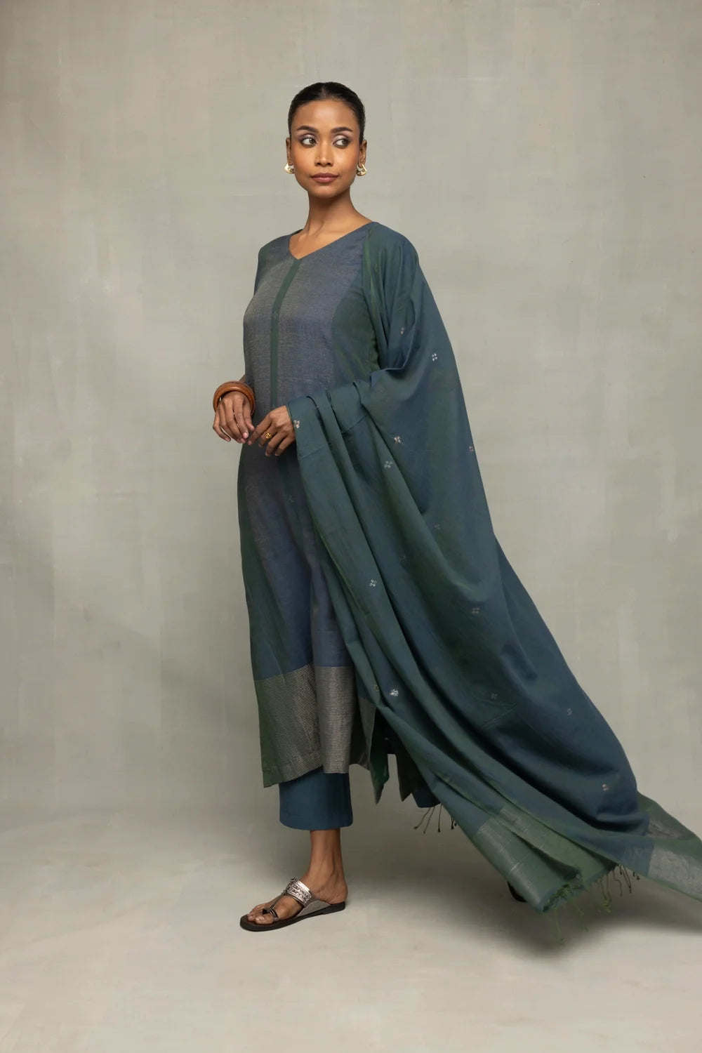 Handwoven Teal Jamdani Kurta Set with Silver Zari Border and Dupatta