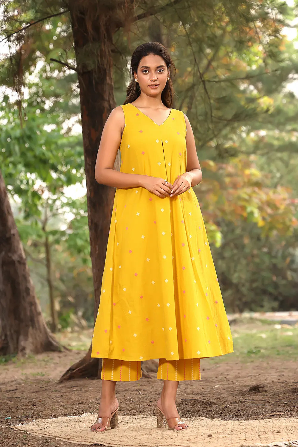 Handwoven Yellow Pure Cotton Kurta Pant Set with Pink White Motifs