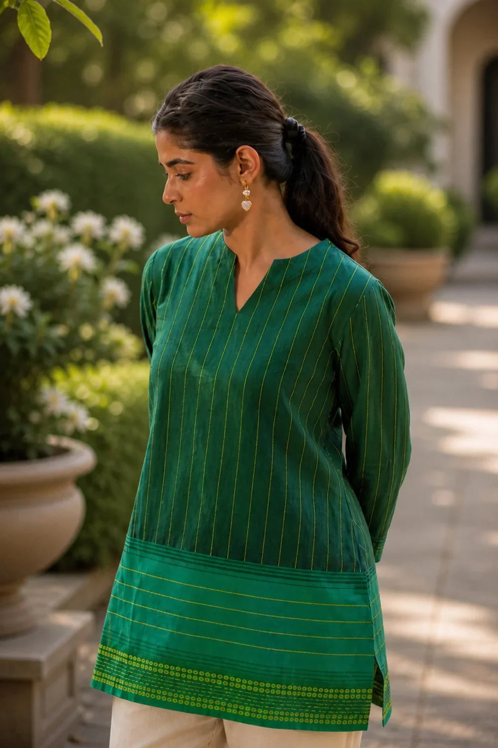 Lightweight Breathable Green Pure Cotton Top for Casual Everyday Wear
