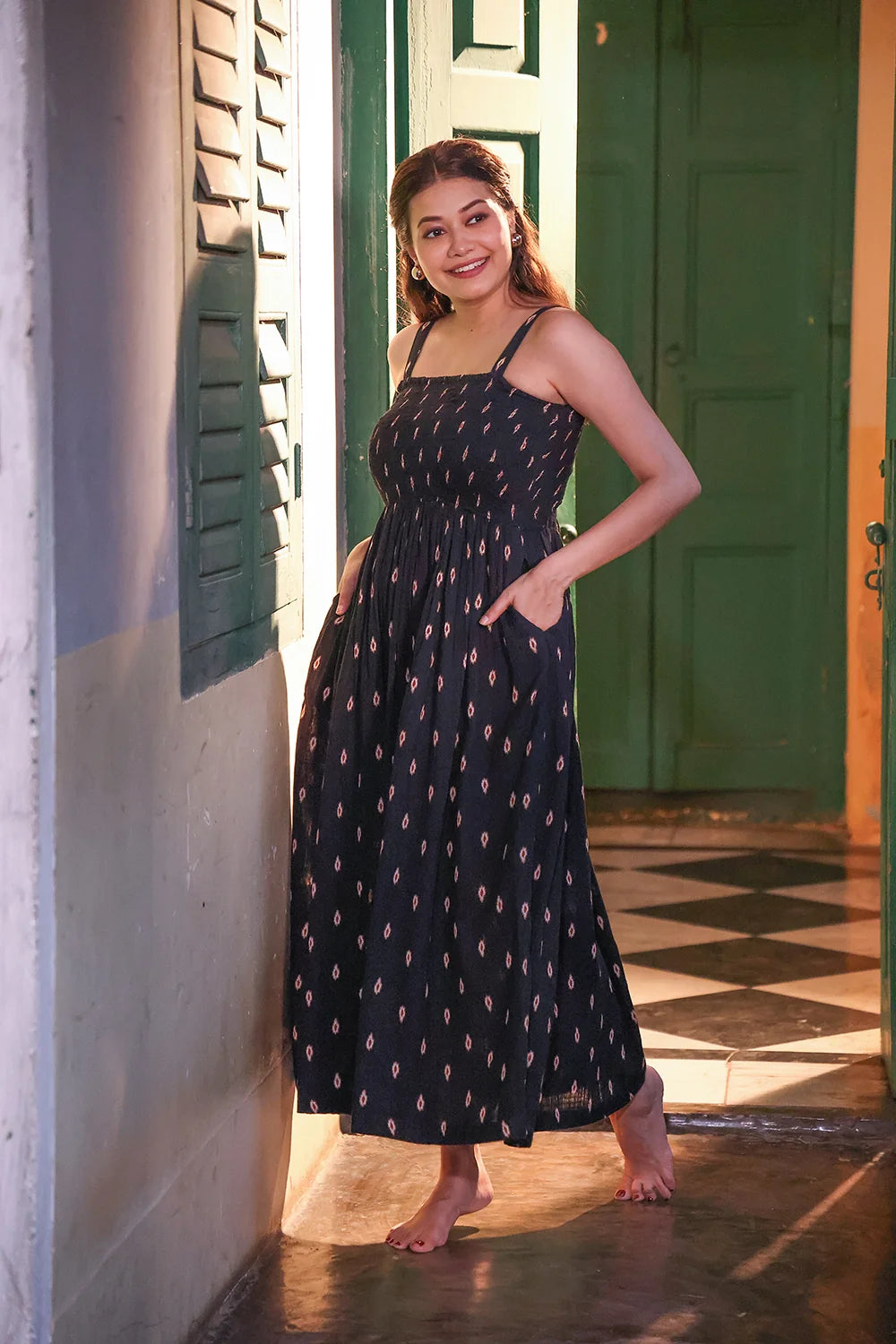 Lightweight Breathable Noir Muse Cotton Maxi Dress for Everyday Casual Wear