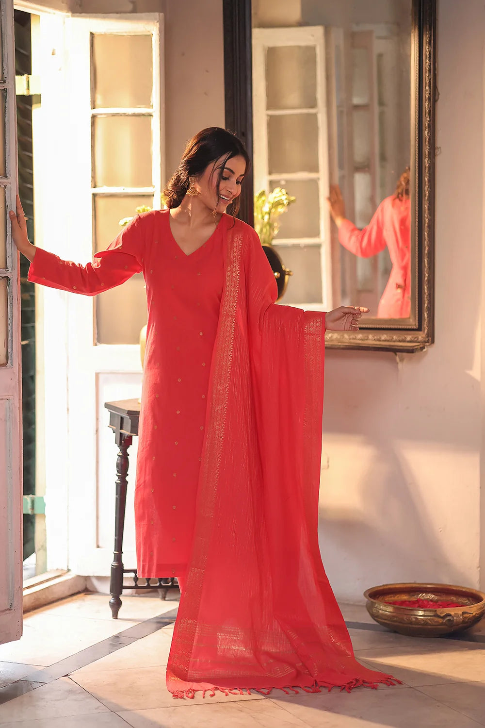 Lightweight Breathable Orange South Cotton Zari Kurta Set for Everyday Wear