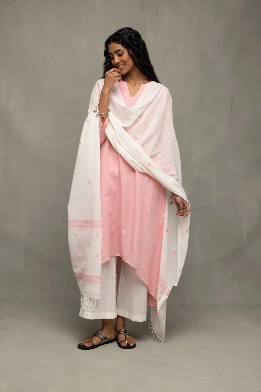 Petal Pink Handwoven Jamdani Kurta Set with Dupatta-Sutra Art of Clothing