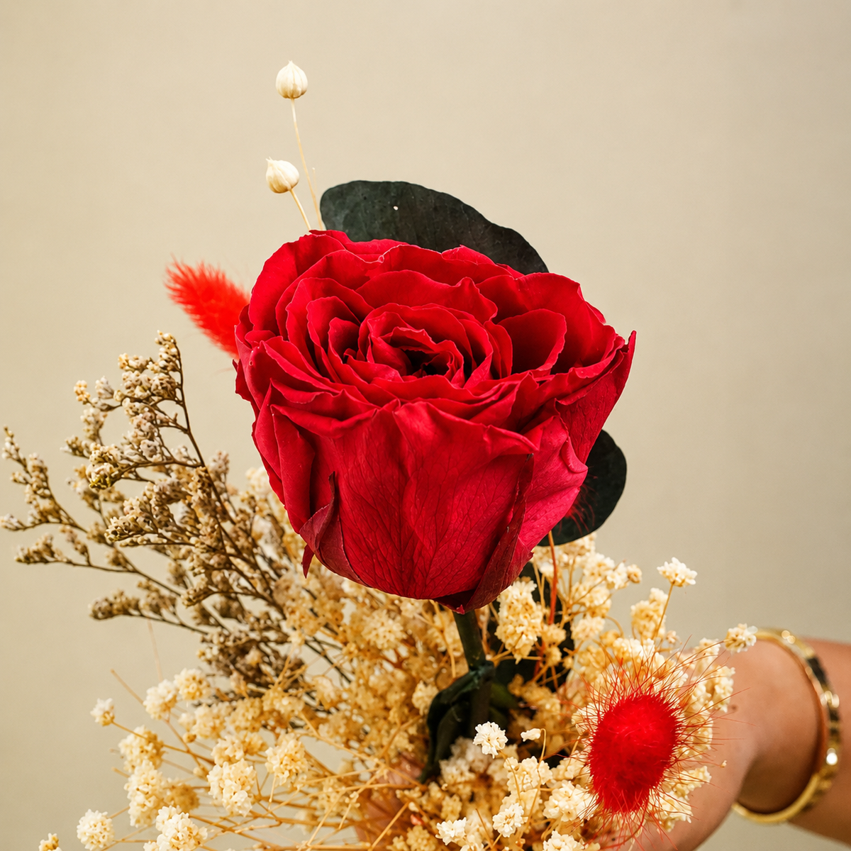 Premium red rose bouquet for anniversary gift