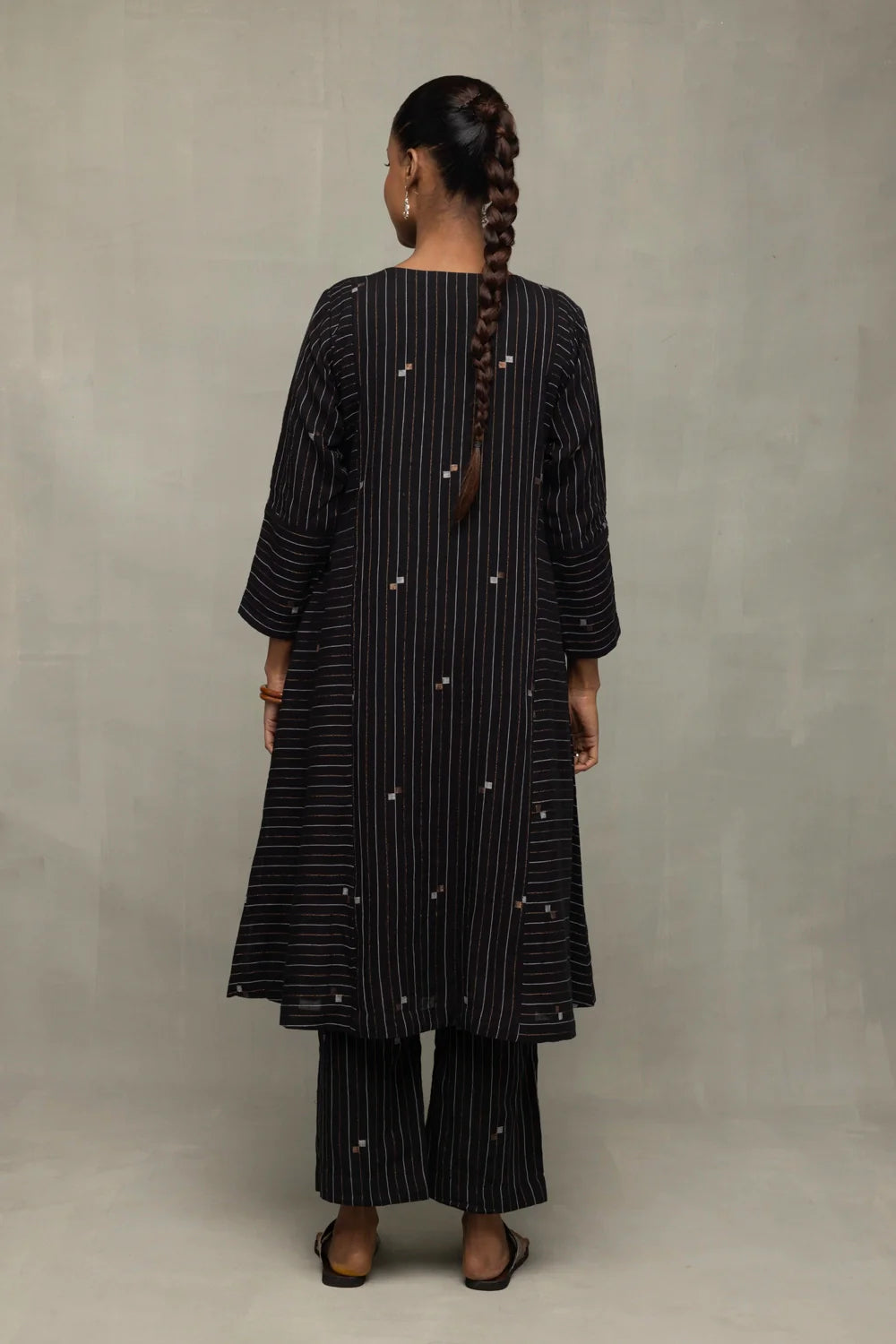 Styled Look of Black Jamdani Co-ord Set with Metallic Bronze Silver Motifs