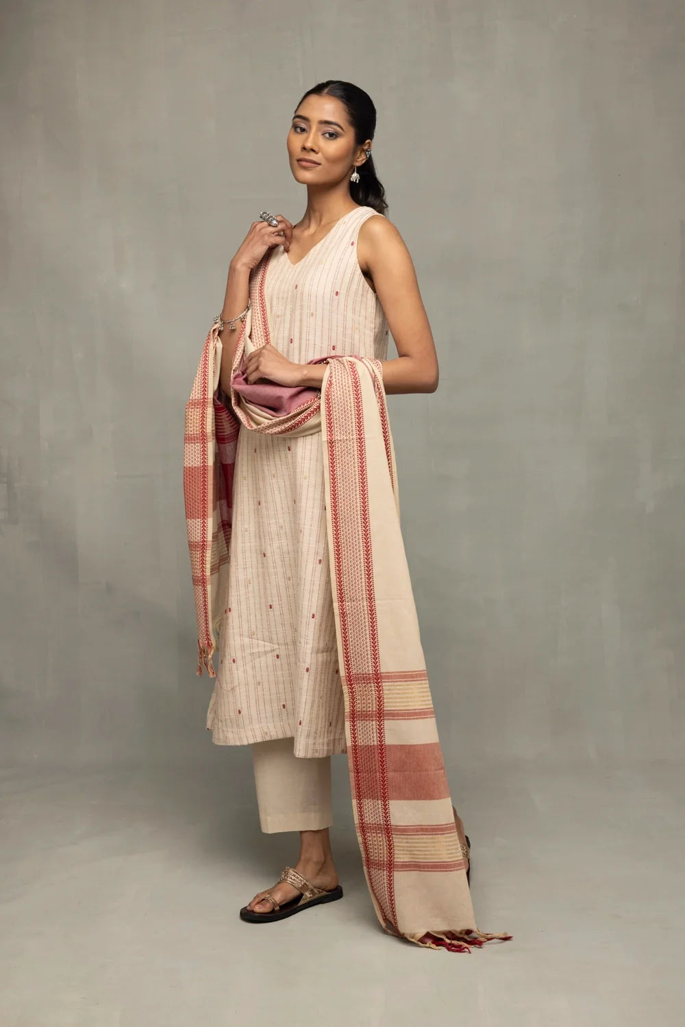 Traditional Cream and Pink Zari Kurta Set with Dupatta for Ethnic Wear