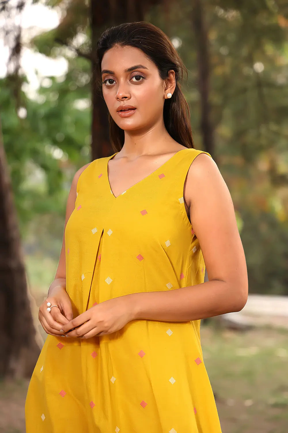 traditional-yellow-woven-kurta-pant-set-with-pink-white-motifs-for-ethnic-wear