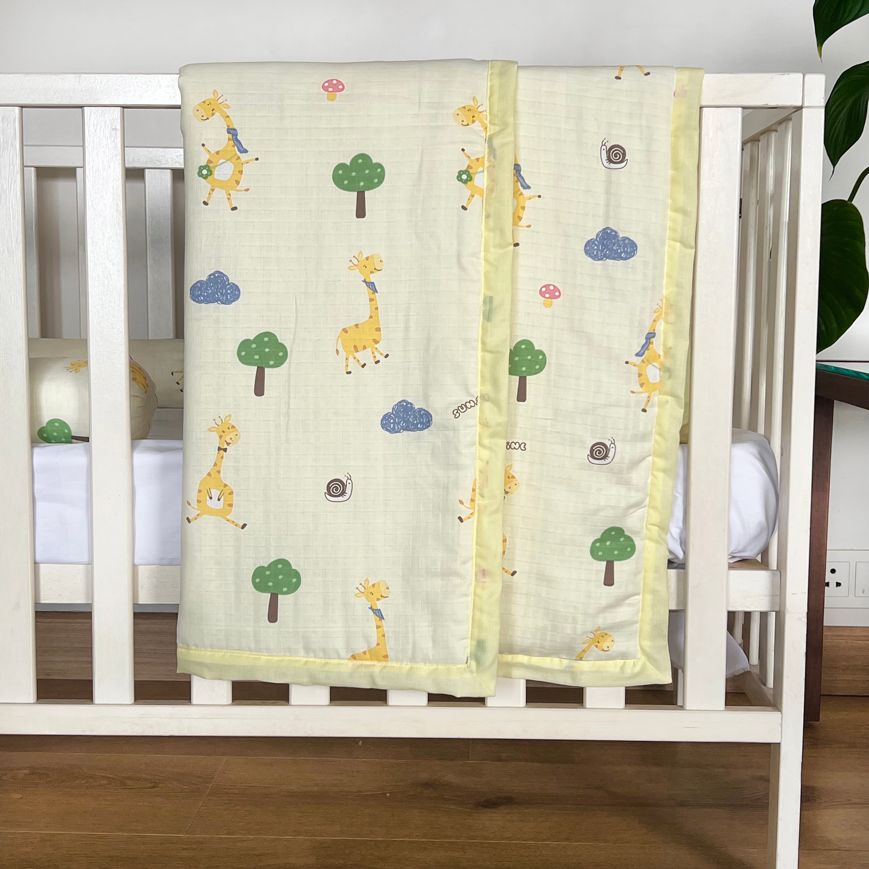 Baby Giraffes - Muslin Cot Bedding Gift Set - Set of 4 - Oranges and Lemons