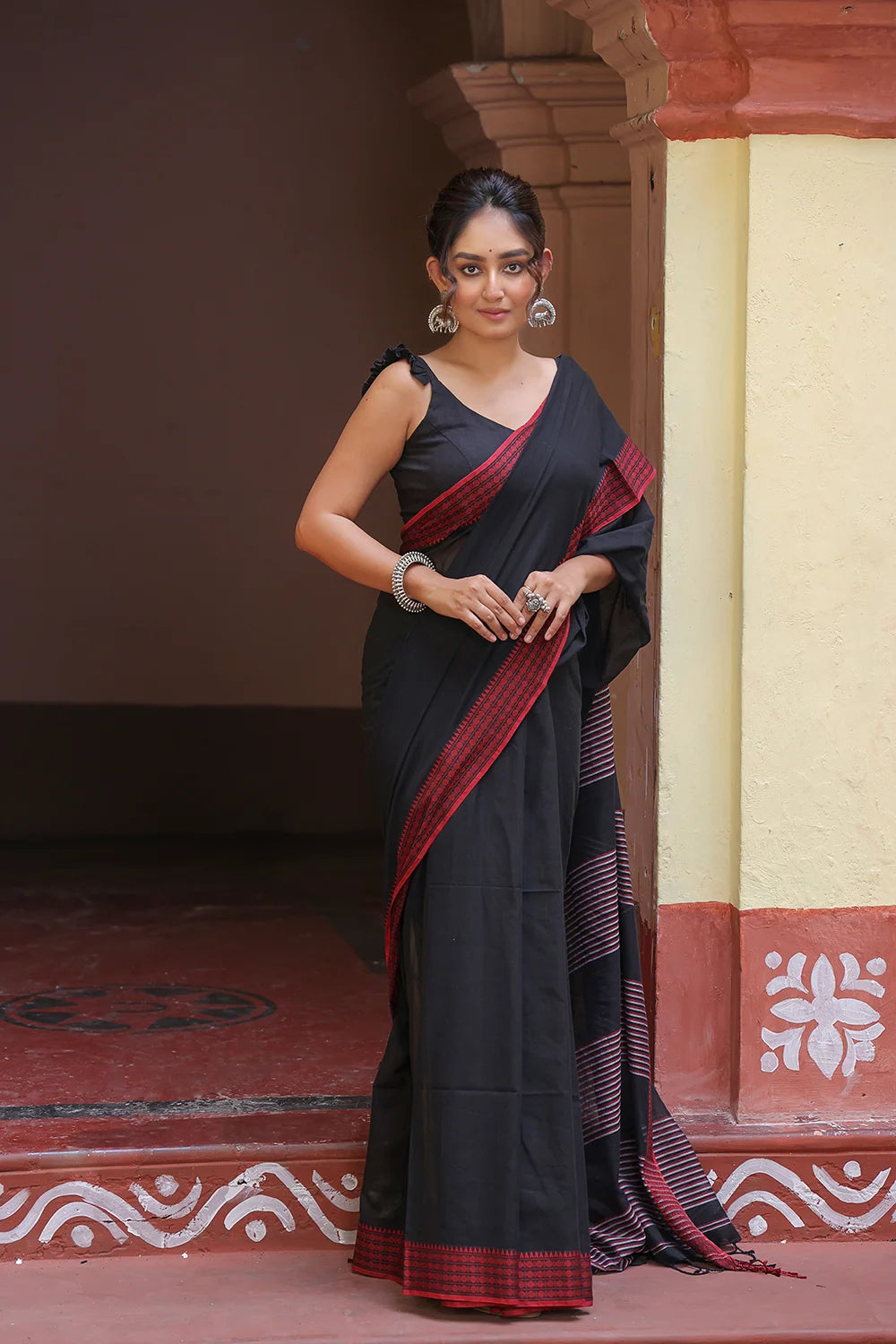 Handloom Black Mulmul Cotton Saree With Maroon Border-Sutra Art of Clothing