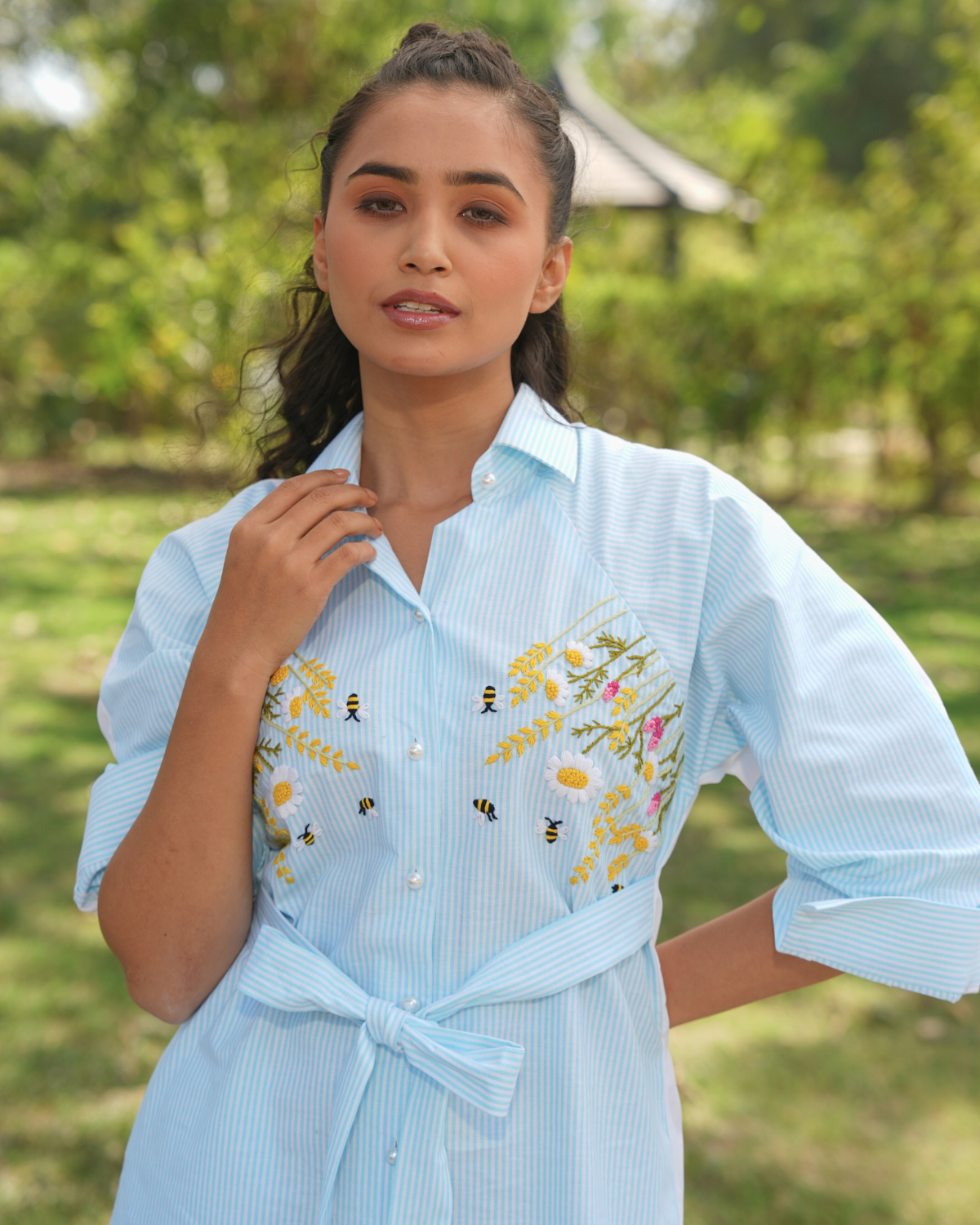 Tanniishaa Hand-Embroidered Short Dress – hand-embroidered 100% cotton – RASRA MAI