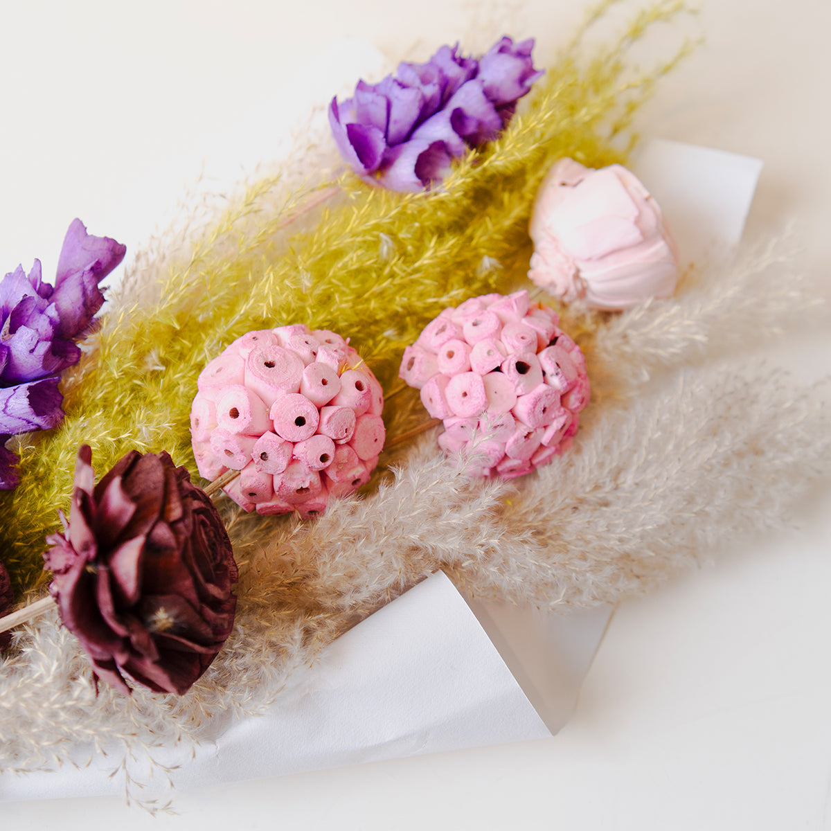 Pure Bloom bunch - https://artecasa.in/