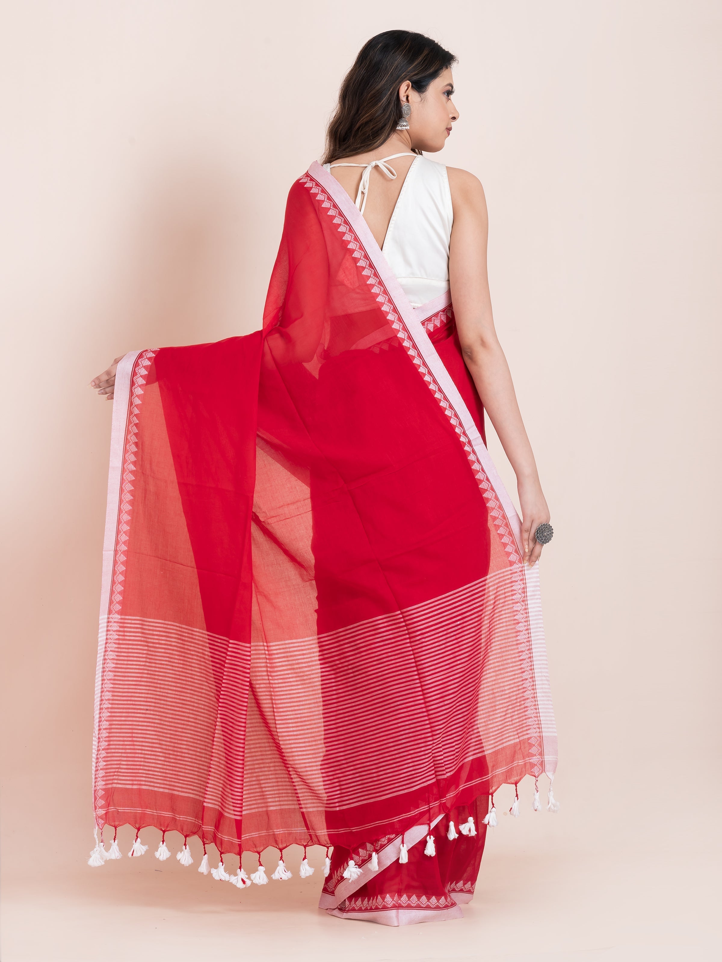 sada lal par saree,lal par sada saree look,lal par saree,lal par sada saree cotton,lal sada saree,sada saree,laal paar saree,sada saree lal par,lal par sada saree price,lal par sada saree handloom