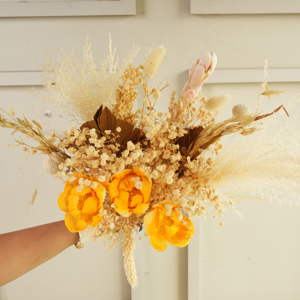 Matcha Muse Sculpted Vase with Dried Flowers | Modern Decorative Vase - https://artecasa.in/