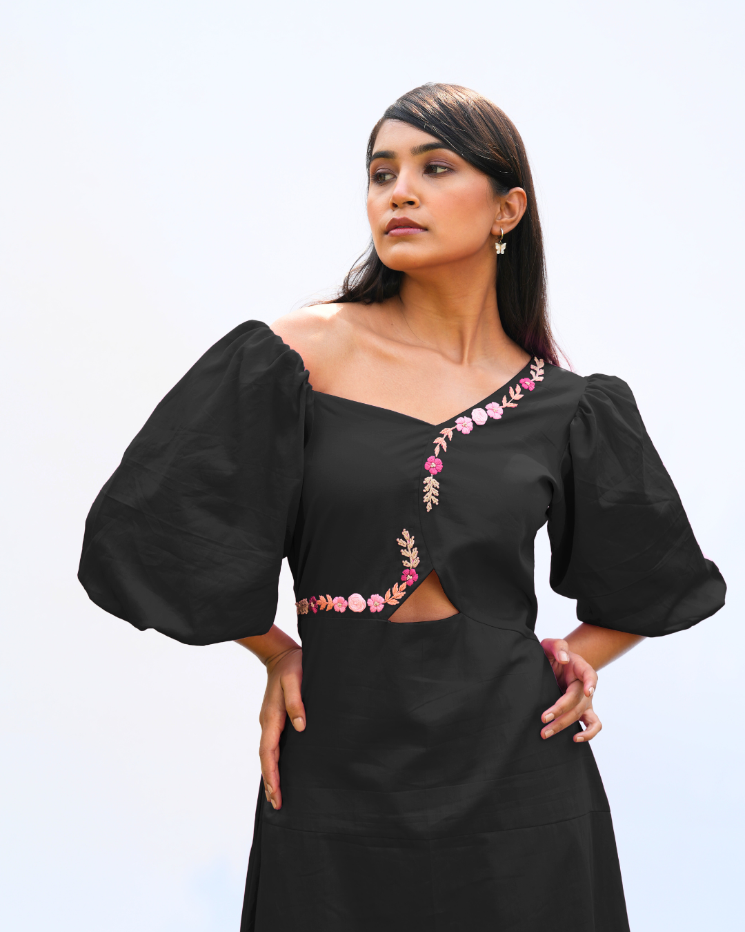 Noha Hand-Embroidered Midi Dress – hand-embroidered 100% cotton – RASRA MAI
