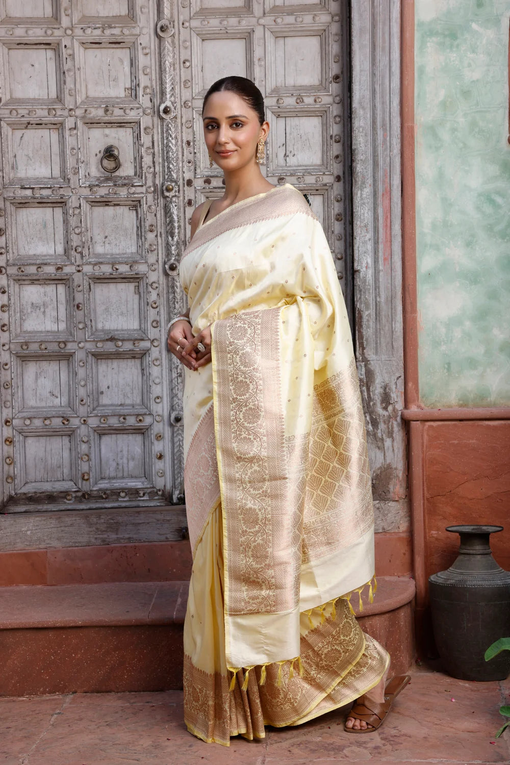 Handloom Mellow Yellow Pure Silk Banarasi Saree-Sutra Art of Clothing