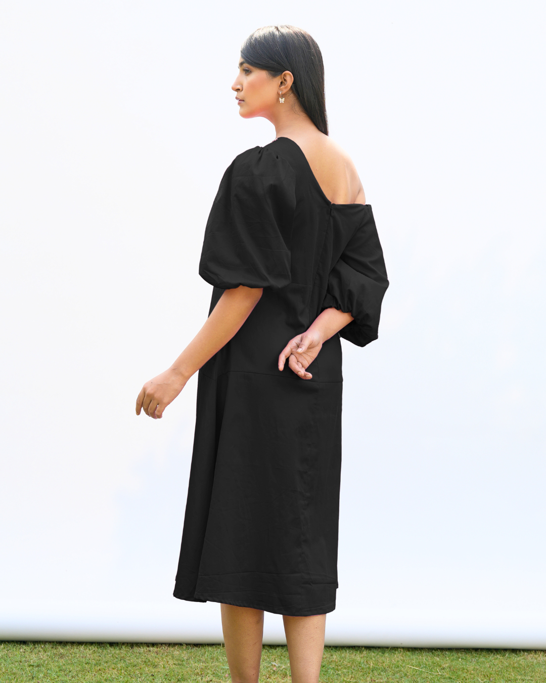 Noha Hand-Embroidered Midi Dress – hand-embroidered 100% cotton – RASRA MAI