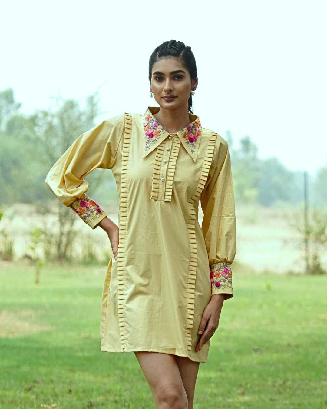 Mrrinali Hand-Embroidered Short Dress – hand-embroidered 100% cotton – RASRA MAI