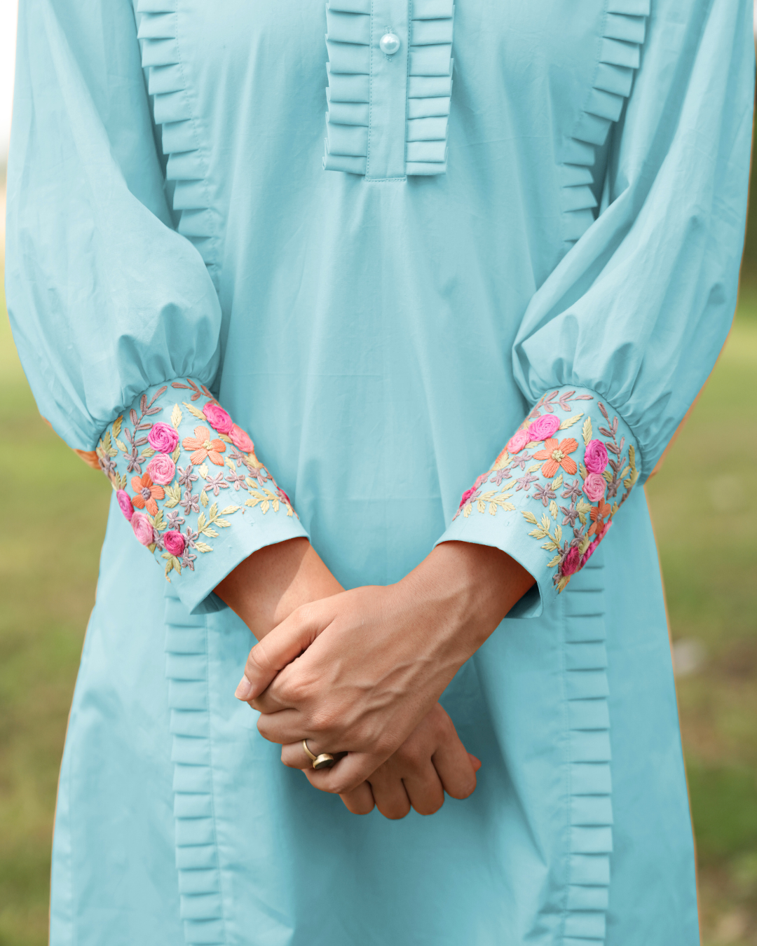Mrrinali Hand-Embroidered Short Dress – hand-embroidered 100% cotton – RASRA MAI