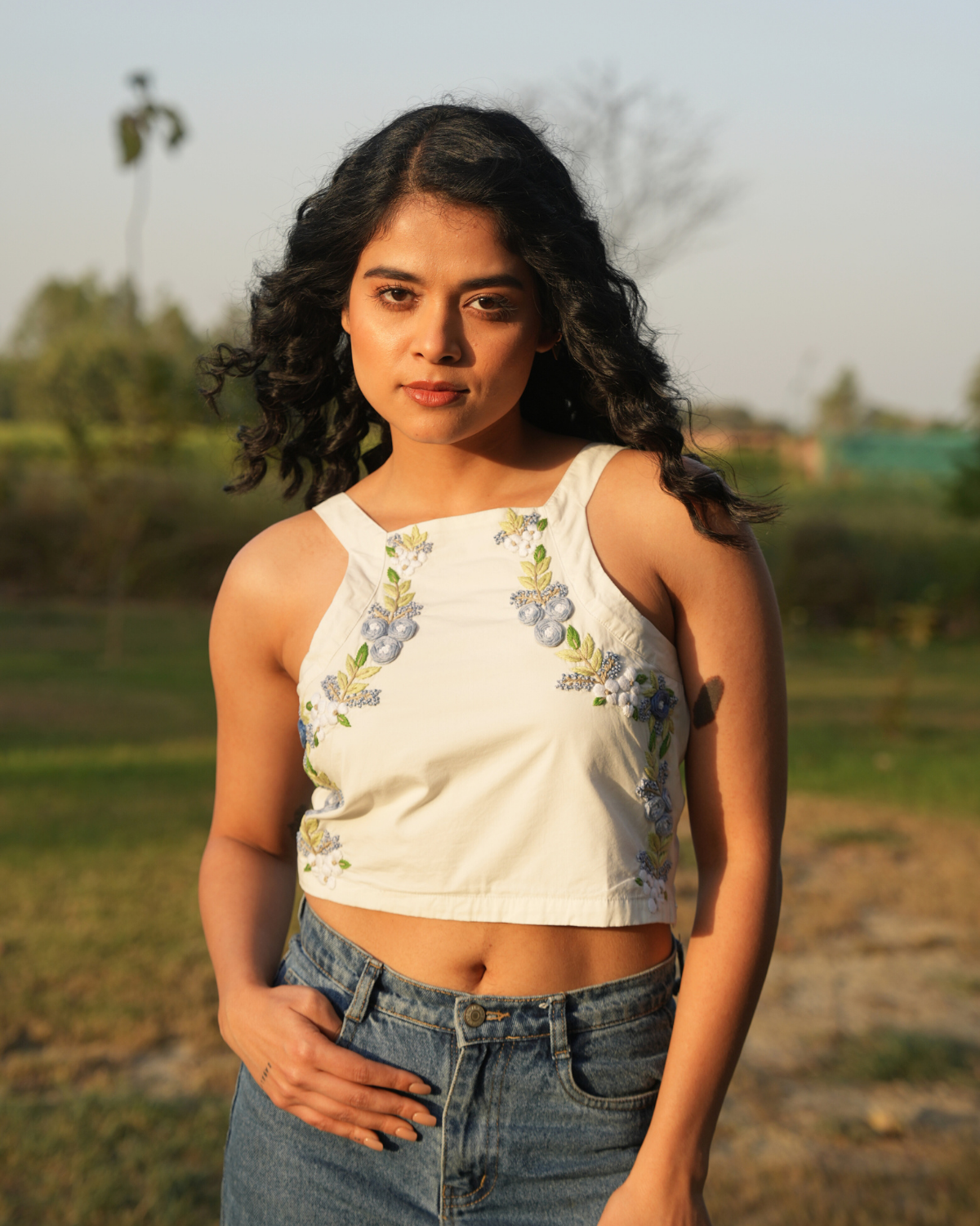 Pavaanii Hand-Embroidered Crop Top – hand-embroidered 100% cotton – RASRA MAI