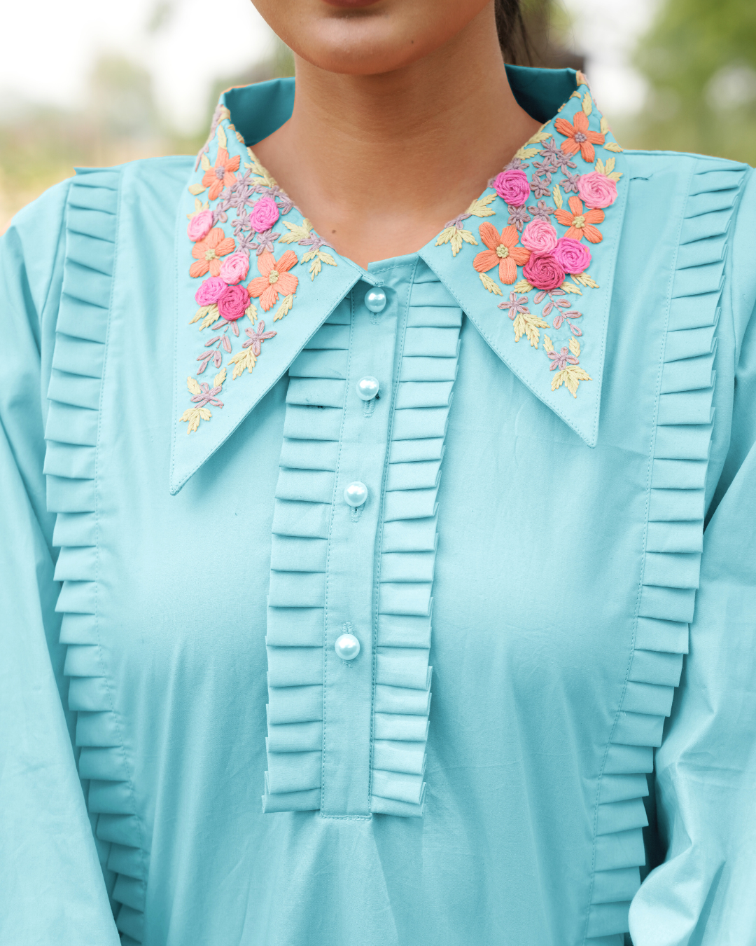 Mrrinali Hand-Embroidered Short Dress – hand-embroidered 100% cotton – RASRA MAI