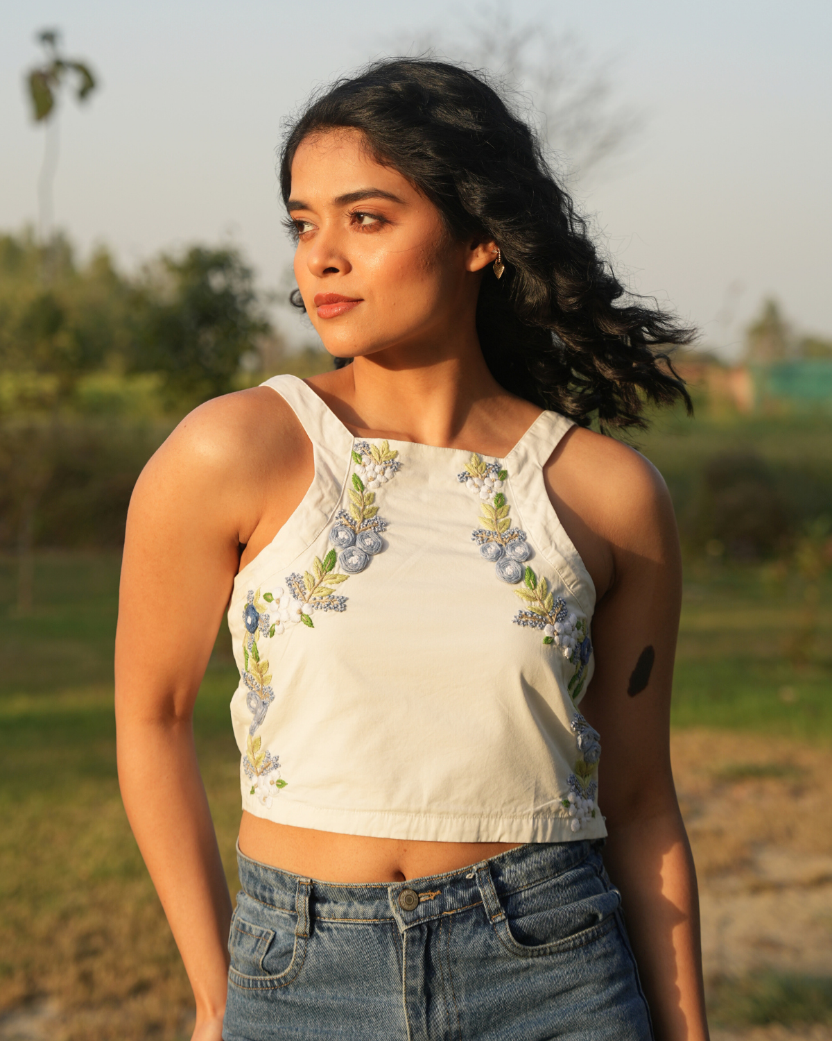 Pavaanii Hand-Embroidered Crop Top – hand-embroidered 100% cotton – RASRA MAI
