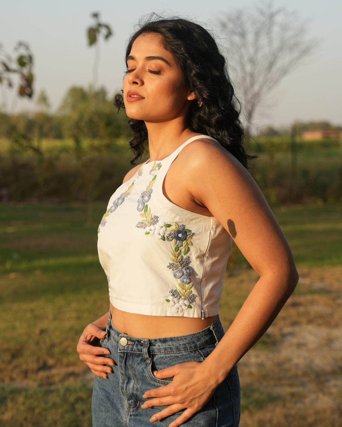 Pavaanii Hand-Embroidered Crop Top – hand-embroidered 100% cotton – RASRA MAI