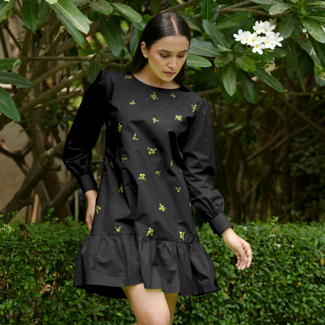 Arushi Hand-Embroidered Short Dress – hand-embroidered 100% cotton – RASRA MAI