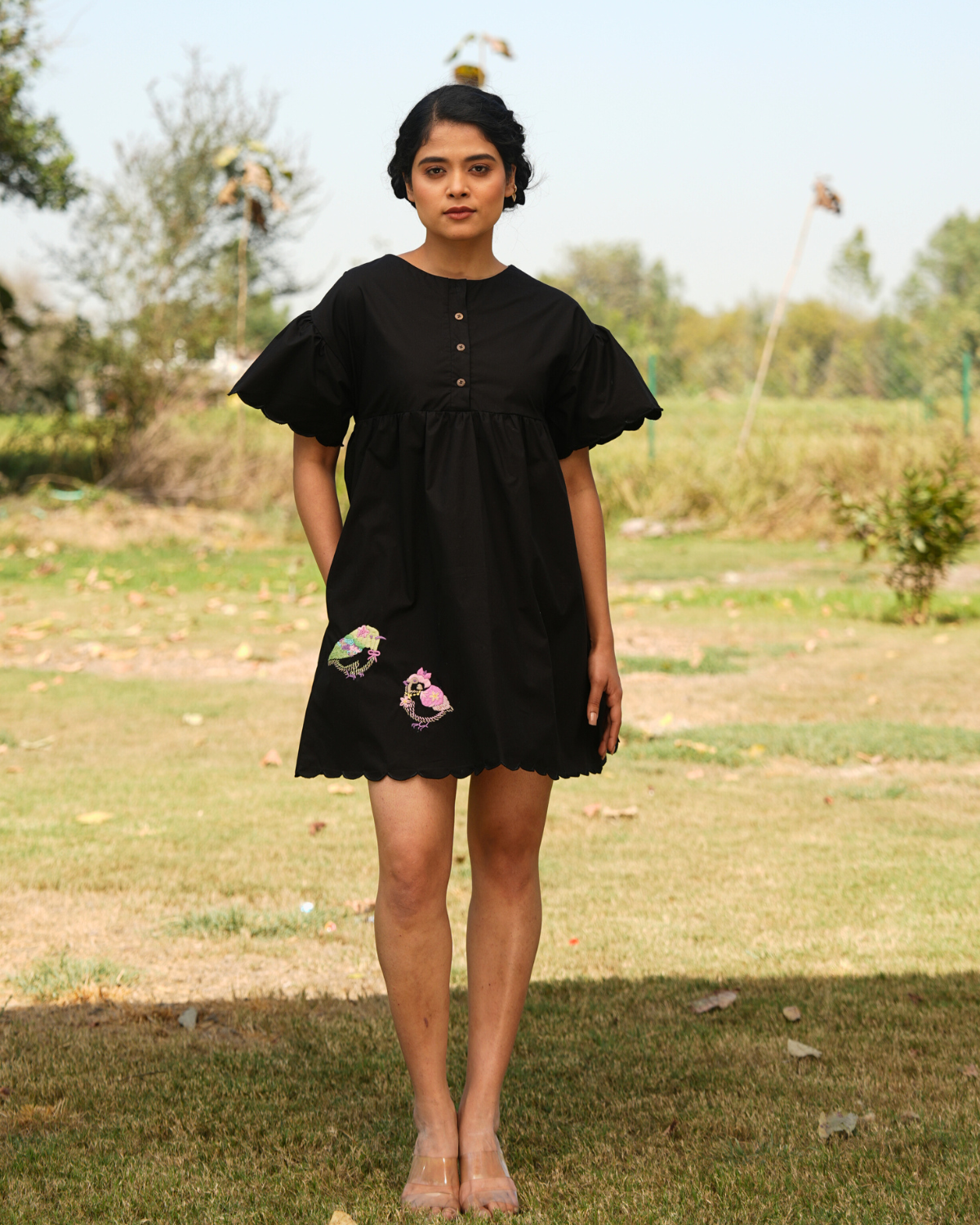 Mahiraa Hand-Embroidered Short Dress – hand-embroidered 100% cotton – RASRA MAI