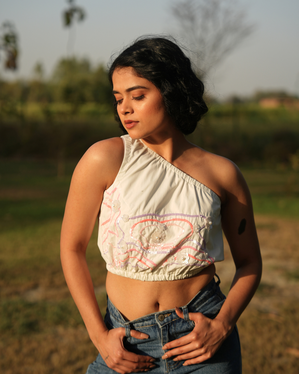 Aamiyaa Hand-Embroidered Crop Top – hand-embroidered 100% cotton – RASRA MAI
