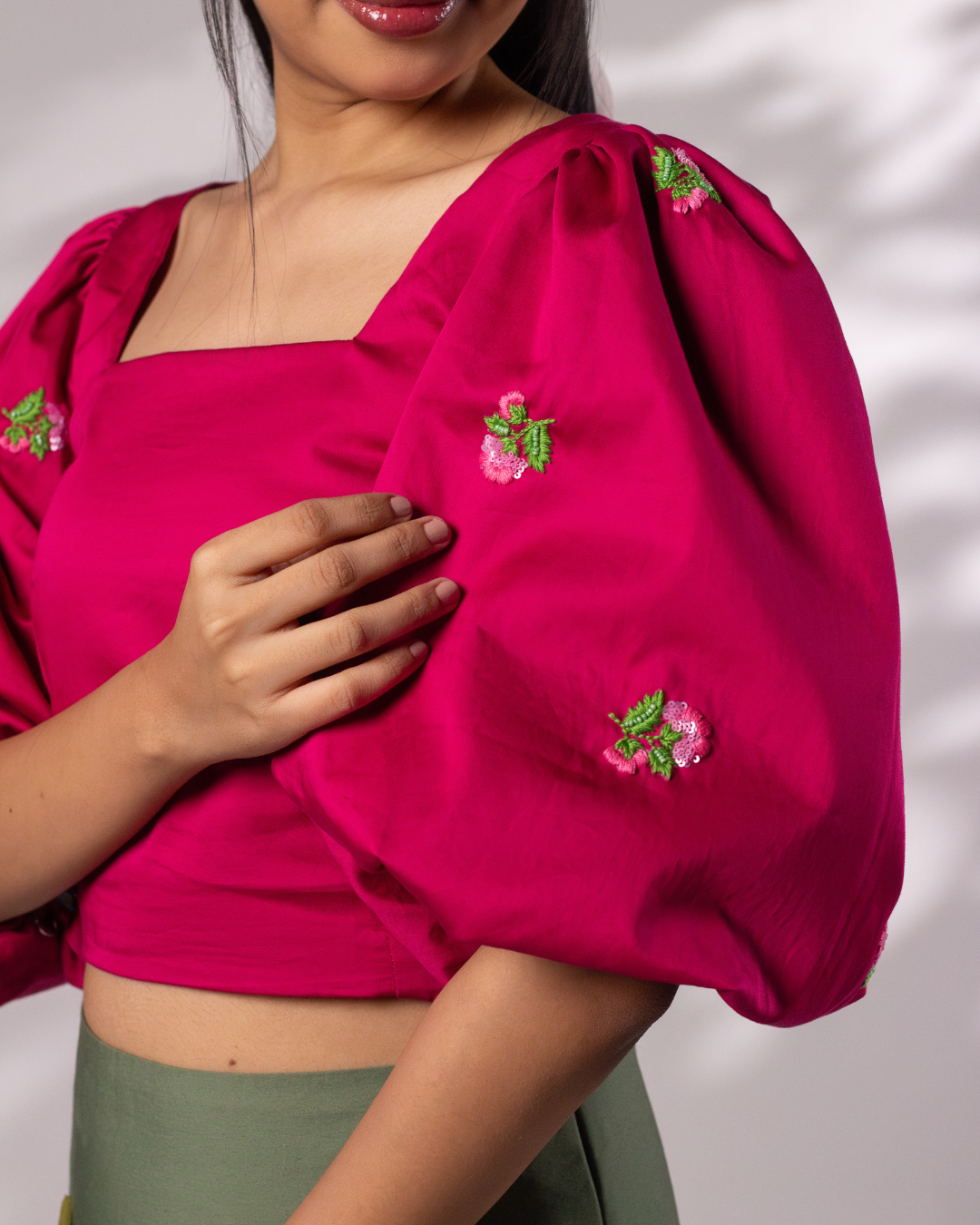 Dia Hand-Embroidered Crop Top – hand-embroidered 100% cotton – RASRA MAI