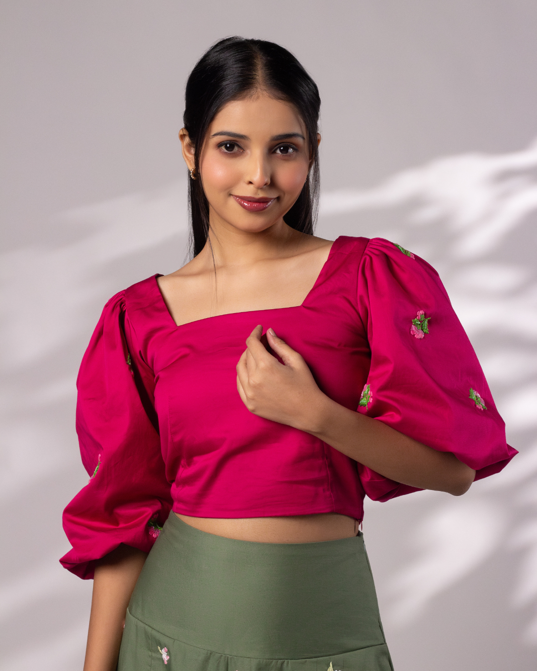 Dia Hand-Embroidered Crop Top – hand-embroidered 100% cotton – RASRA MAI