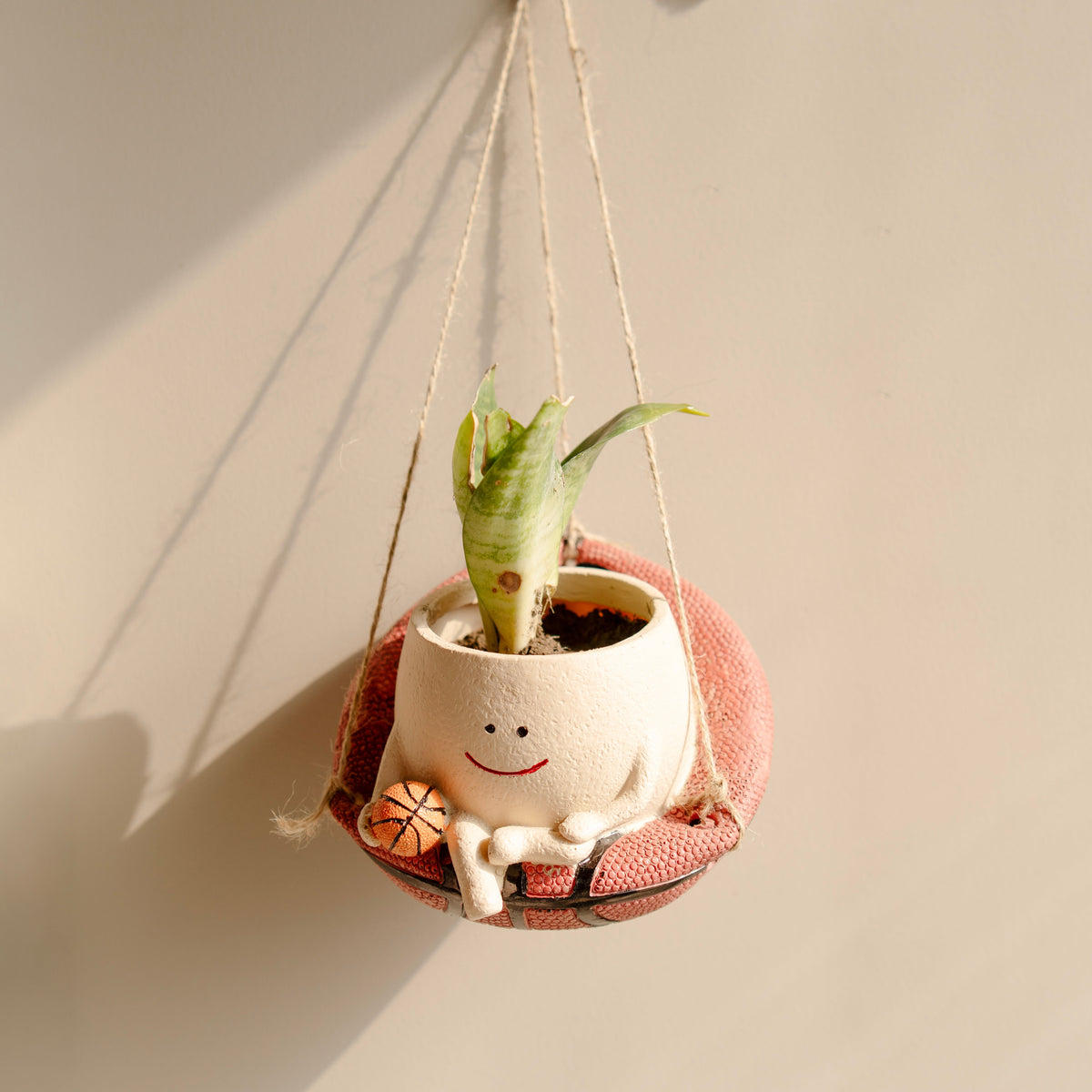 Bouncy Bloom Basket Resin Planter - https://artecasa.in/