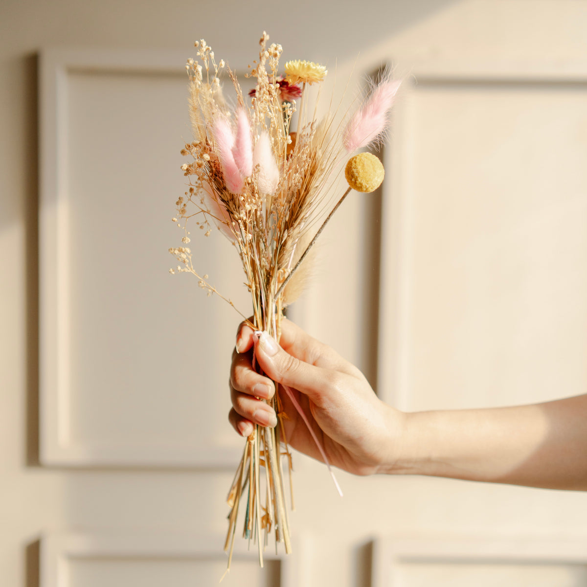 Earth's Embrace vase with bunch - https://artecasa.in/