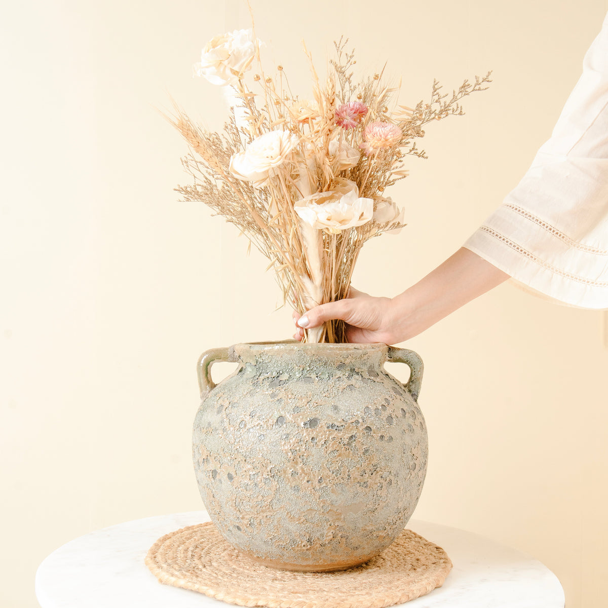 Vintage elegnace with bunch - https://artecasa.in/