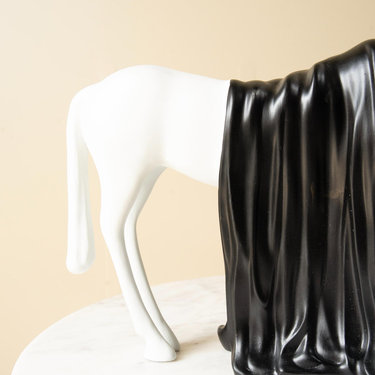 Elegant horse strands Decor piec - https://artecasa.in/