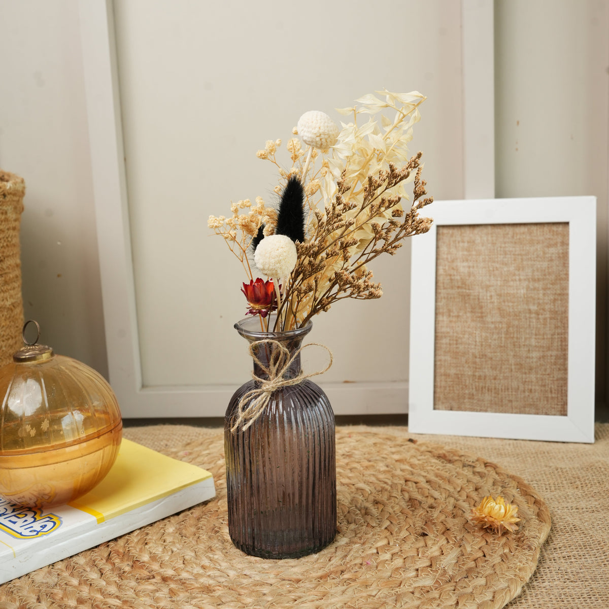 Ocean Crest Black Glass Vase with Dried Flowers | Modern Home Décor - https://artecasa.in/