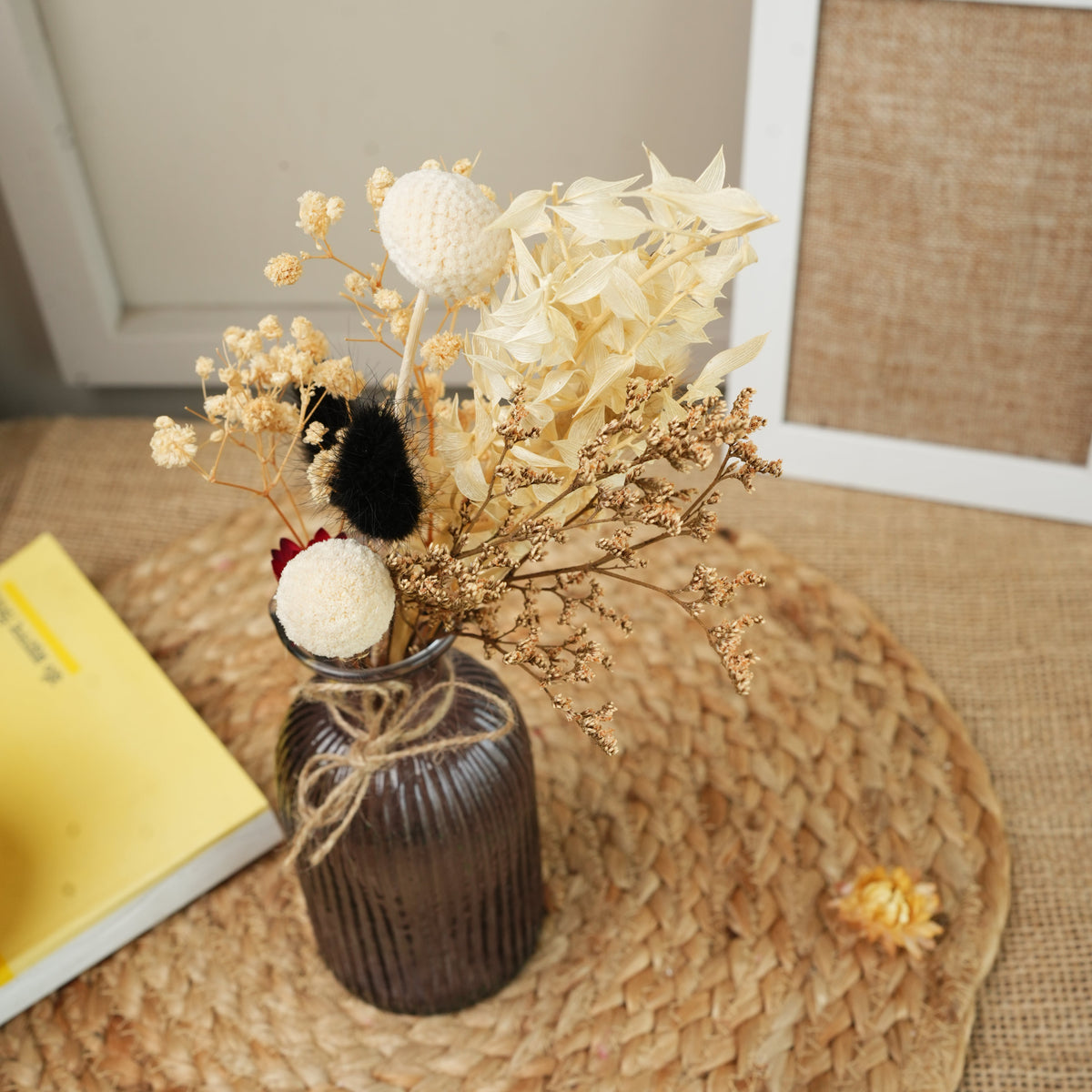 Ocean Crest Black Glass Vase with Dried Flowers | Modern Home Décor - https://artecasa.in/
