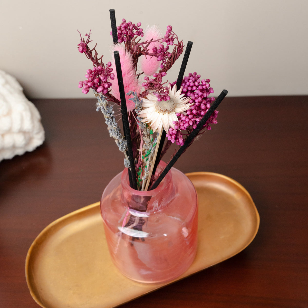 Blush Aroma Diffuser Garden | Reed Diffuser Gift Set with Dried Flowers - https://artecasa.in/