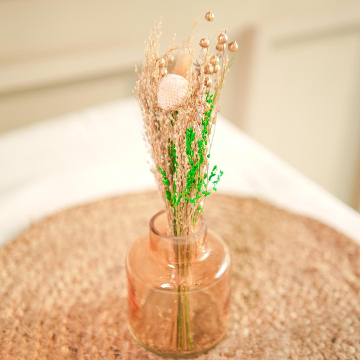 Woodland vase with bunch - https://artecasa.in/